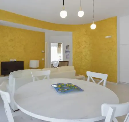 Διαμέρισμα Conny's