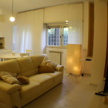 Conny's Apartment *